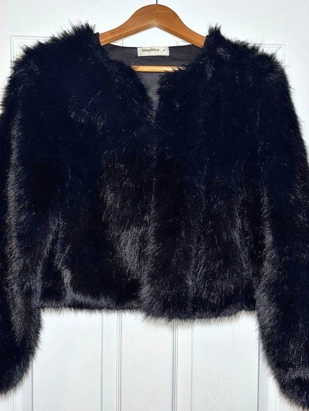Amazon Essentials Faux Fur Cropped Jacket Black Medium Like New